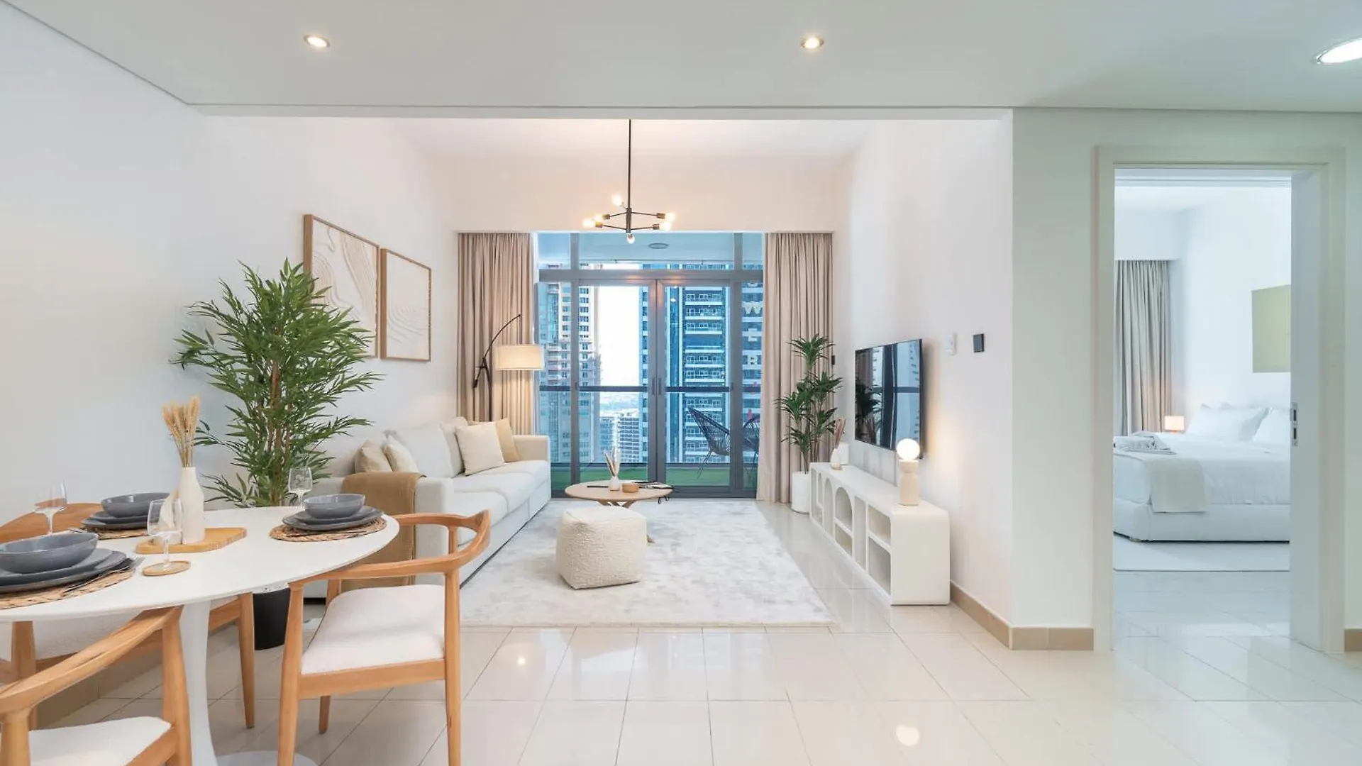 Stunning 1-Bedroom Apartment Perfect For 4 In Lakeside Residence Dubai