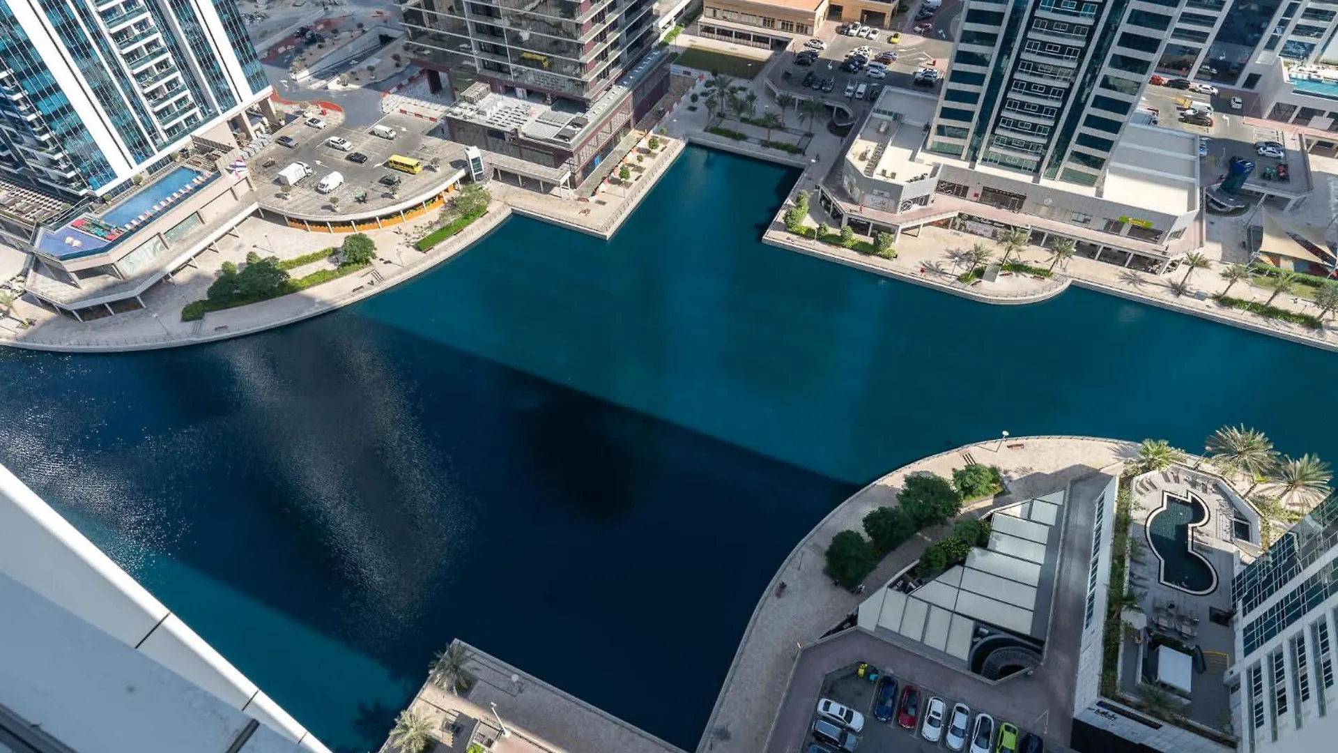 Stunning 1-Bedroom Apartment Perfect For 4 In Lakeside Residence Dubai 0*,