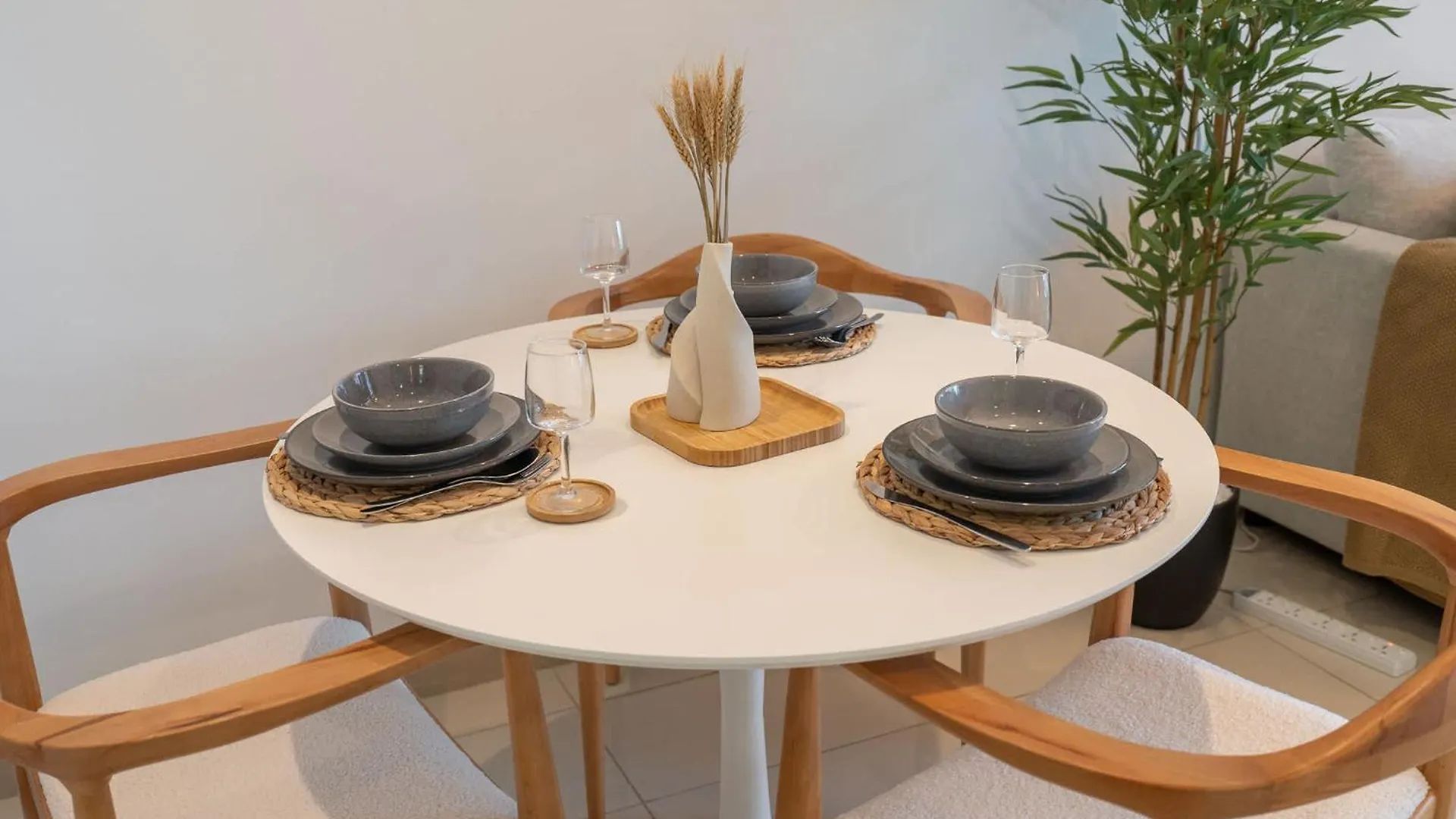 Stunning 1-Bedroom Apartment Perfect For 4 In Lakeside Residence Dubaj 0*,  Spojené arabské emiráty